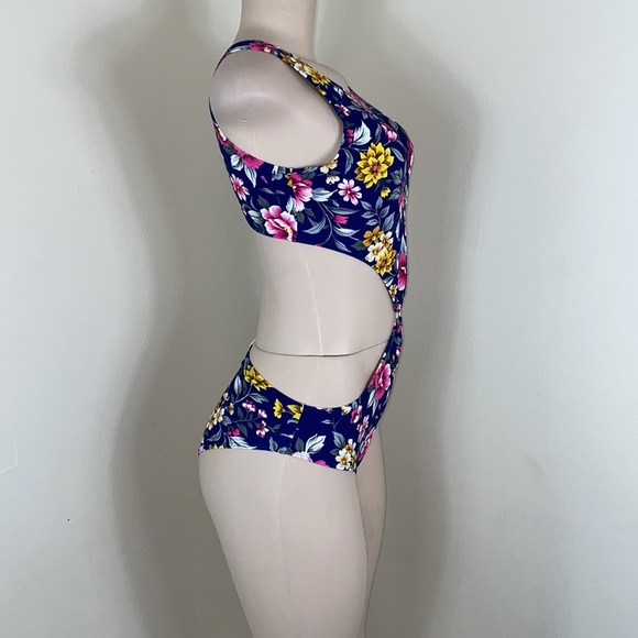 Bright Floral Cut Out One Piece Monokini Swimsuit - Picture 3 of 13
